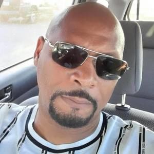 Meet your Posher, Max